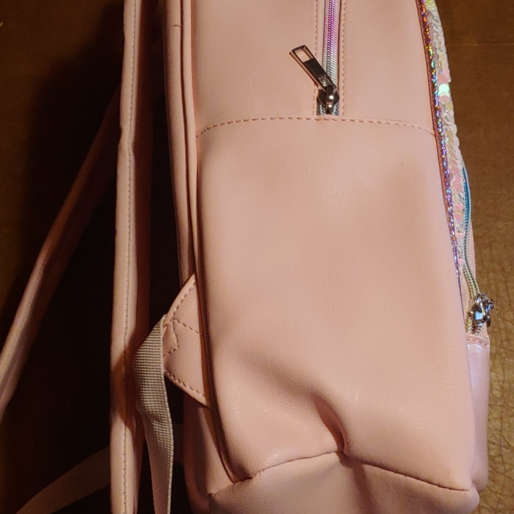 HOST PICK💗💗OMG FULL SIZE Unicorn backpack - Picture 4 of 6